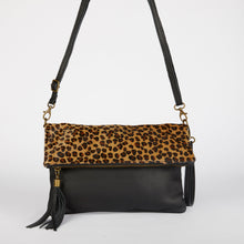 Load image into Gallery viewer, Cheetah Print Clutch Bag