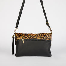 Load image into Gallery viewer, Cheetah Print Clutch Bag