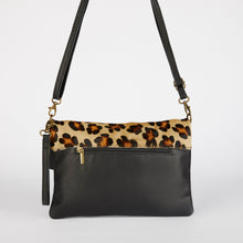 Load image into Gallery viewer, Leopard Print Clutch Bag