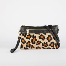 Load image into Gallery viewer, Leopard Print Clutch Bag