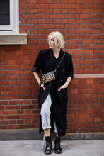 Load image into Gallery viewer, Leopard Print Clutch Bag