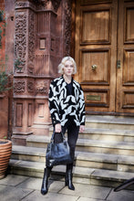 Load image into Gallery viewer, Black Snake Print Tote Bag