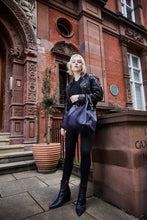 Load image into Gallery viewer, Blue Snake Print Leather Tote Bag