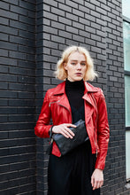 Load image into Gallery viewer, Black Snake Print Clutch Bag