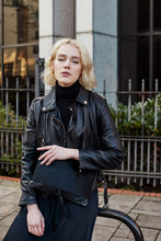 Load image into Gallery viewer, Black Cross body Handbag