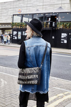 Load image into Gallery viewer, Zebra Print Clutch Bag