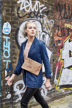 Load image into Gallery viewer, Light Brown Snake Print Clutch Bag