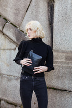 Load image into Gallery viewer, Black Snake Print Crossbody Bag

